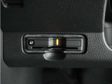 ◆ETC2.0装着◆進化したドライブ体験。料金収受システムだけだったETCが生まれ変わって、高速道路を賢く使うETC2.0に進化しました。多彩な情報サービスが便利で快適なドライブ体験を提供します。