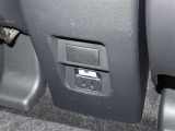 100V/1500Wの電源コンセントが付いてます。