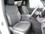 【内装】アルファードの車内です♪もちろん、フロアマットもついてますよ〜!