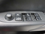 運転席のパワーウインドースイッチ部です。よく触れる場所だからこそ、使用状態があらわれますよね。ぜひこうした所もチェックしてください。