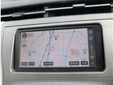 『1台』のお車に対して、3名体制で日々議論を重ね仕入れを行っております。