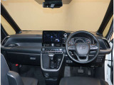 オシャレなインテリアで運転する気分も盛り上がりますよね^^