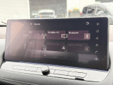 【大画面ナビ】人気の大型12インチナビを装備。存在感のある大画面はインパクト大!ナビ利用時のマップ表示は見やすく、テレビやDVDは臨場感がアップ!いつものドライブがグッと楽しくなります♪