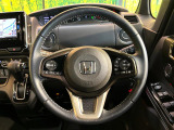 【純正革巻きステアリング】上質な革を使用することで、手にしっかり馴染みとても運転しやすいハンドルです♪