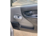 前席パワーウィンドウとなっています。運転席はオートになっているのでワンタッチ開閉することが出来ます。