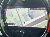 ●純正ナビ:一体感のあるナビは、高級感ある車内を演出してくれます。オーディオ機能も充実しておりますので、運転もより楽しめます♪