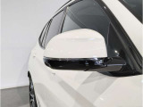 【BMWミラー】視認性の高いスタイリッシュなミラー。自動防眩機能も付いており夜間のドライビングをサポートします。
