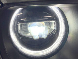 ●LEDヘッドライト:夜間走行時も良好な視界を確保し安心して運転できる高輝度LEDヘッドライトを装備!点灯速度が早く、消費電力も抑えられています。