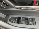 パワーウインド・電動格納付きドアミラースイッチは、運転席ドアに集中☆