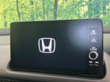 【メーカー純正9型ナビ】インテリアに溶け込むスタイリッシュな「専用設計」メーカーナビを装備♪視認性や操作性など基本性能にも優れ、より上質なカーライフをお楽しみいただけます。