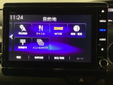 ナビ機能だけではありません。お持ちのスマートフォンと連携して、ナビやBluetoothでの音楽再生が可能です。デザインはもちろん、操作性も良好です。