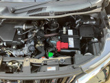 助手席側から。【デュアルジェットエンジン】・【ISG(モーター機能付発電機)】・【CVT】低燃費とスムーズな走り!コンディションなどくわしくはスタッフへおたずねください!