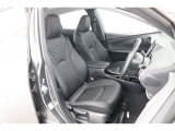 ■車内クリーニング■専門スタッフが見えないところまで徹底洗浄!車内のニオイもリフレッシュ!目に見えないところまで美しくがモットーです。だから、当店の中古車は内装にも自信があります!