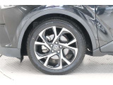 タイヤサイズ(215/50R18)です。