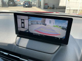 駐車時に安心な360&deg;ビューモニターが装備されています!