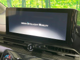 【大画面ナビ】人気の大型12インチナビを装備。存在感のある大画面はインパクト大!ナビ利用時のマップ表示は見やすく、テレビやDVDは臨場感がアップ!いつものドライブがグッと楽しくなります♪