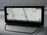 マツダコネクトの8.8インチワイドセンターディスプレイです。『Android Auto』『Apple CarPlay』や独自のコネクテッドサービスに対応したインターフェイスシステムです。