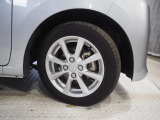 実車はアルミホイール組みの夏用タイヤを装着しています。