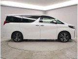 選ぶなら、トヨタの安心U-Car!![安心1]「まるごとクリーニング」でキレイで気持ちいい![安心2]「車両検査証明証」でクルマの状態がひと目でわかる![安心3]「ロングラン保証」で買ってからも安心!
