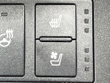 【シートヒーター&ベンチレーション】夏場は涼しい風でお尻や背中の熱やムレを防ぎ、冬はエアコンよりも早く温まってポカポカに!季節を問わず快適に過ごせます。
