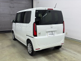 Honda SENSING装着車です。衝突を予測してブレーキをかけたり、前のクルマにちょうどいい距離で走行できる多彩な安心・快適機能を搭載した支援システムがドライバーをサポート。