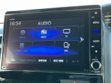 純正8インチインターナビ付きでフルセグ・DVD再生・Bluetoothなど付いてとても便利な車両です♪