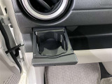 助手席側のカップホルダーです。