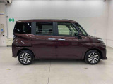 軽自動車、小型車を中心に常時300台展示車を御用意させて頂いております
