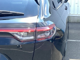 特徴的なデザインで後方からの確認しやすいLEDリアコンビネーションランプ