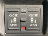 【両側パワースライドドア】スマートキーや運転席のスイッチで後席両側スライドドアの開閉が可能♪電動だから力を入れてドアを開ける必要が無く、小さなお子様でも簡単に開け閉めでき快適です♪