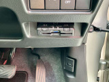 運転席の右下にETCがビルトインされています。高速道路では便利ですね!
