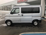 納車前にはプロのメカニックが点検、整備を行いますので安心してお乗り頂けます。