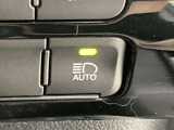 対向車がいないとき、見通しの悪い道路は暗くて怖いですよね。。。こちらのクルマはオートマチックハイビーム搭載です!対向車の有無で自動でハイ・ロウビームに切り替えます。