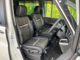 運転席シート廻りは使用感も少なく、良好な状態となっています。前オーナー様が丁寧に使っていたことがよくわかりますね。