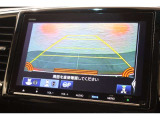 バックカメラが装備されており、後方の安全確認はもちろんのこと狭い場所での駐車や雨の日・夜間など視界の悪いコンディションでのストレスの軽減にもなります!