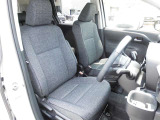 【内装】シエンタの車内です♪もちろん、フロアマットもついてますよ〜!