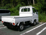 当店は新車併設店舗となっておりますのでサービス工場も完備しております。