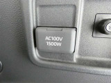【アクセサリーコンセント(AC100V・1500W)】・・・AC100Vで最大消費電力1500W以下の電気製品を使用できます。災害時に電力が必要なとき給電ができます。