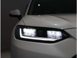 視界がよくスタイリッシュなLEDヘッドライト!相手からも視認しやすくなっています。