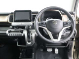 見通しのよいすっきりとした視界で、誰でも運転しやすいです。運転のしやすさは疲れにくさにも繋がりますよ♪