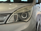 LEDヘッドライトは、点灯の瞬間から最大光量を発揮し、突然暗くなるトンネルなどでの安定感を高めます。
