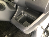 【ドリンクホルダー】こちらにドリンクホルダーがついています!