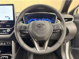ステアリングスイッチ搭載!手を離さずに手元のスイッチでさまざまな操作が可能。運転中、視線をそらさなくても操作ができて安全です!