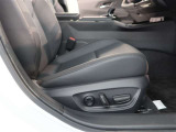 パワーシート搭載。微妙な調整が手軽にでき、ピッタリなポジションで運転することが可能です。