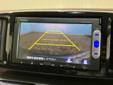 【バックカメラ】リバースにするだけで映ります、後方の安全確認や、狭い駐車場での車庫入れ、雨の日や夜間など視界の悪い時に便利です!安全にバックする為には欠かせない装備です。