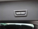 お車の車検や板金等も自社整備工場にて対応致しますので、ご安心下さい。お客様からのご来店、ご連絡をスタッフ一同心よりお待ちしております。