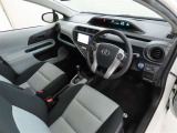 シンプルで使いやすいデザインの運転席です。