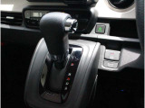 操作性に優れた運転席となります!小物入れや各ボタンの配置にこだわり、使いやすいです!座り心地もよく視認性も良好なのでロングドライブもお任せ下さい!