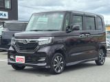 当店は最新鋭の設備を完備した大型工場併設店です☆車検・点検などオーナー様の信頼を得られるよう日々整備士達は努力を欠かしません。ハイブリッドに関する知識や診断機など確りご用意し安心をお届けします☆