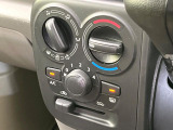 寒い冬も暑い夏も全席に快適な空調を届けてくれる、ダイヤル式エアコンを装備♪